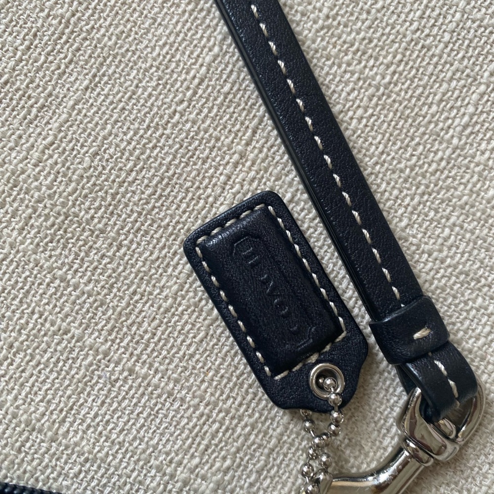 Coach Black Leather corner zip Wristlet pouch wallet - Picture 4 of 10